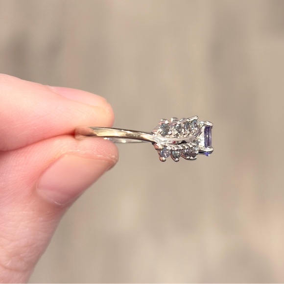 Vintage 10K White Gold Tanzanite & Alexandrite Ring - Size 7.25 - Picture 6 of 11